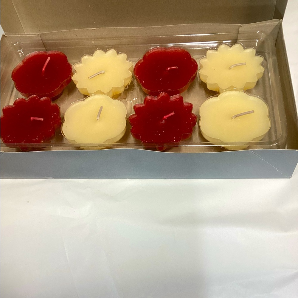 PartyLite Set of 8 Red and Cream Scented floater Candles